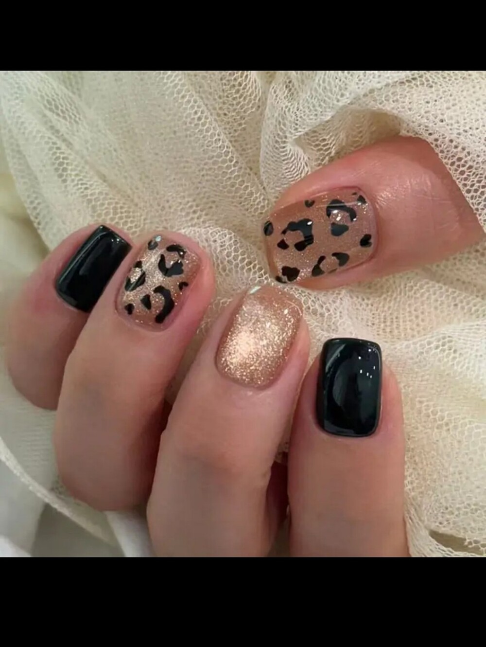 2/16🎈24pcs Short Square Champagne Leopard Print Black Golden Fake Nails